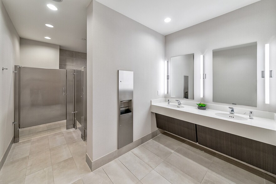 3890 W Northwest Hwy, Dallas, TX à louer - Photo intérieure – Image 3 sur 3
