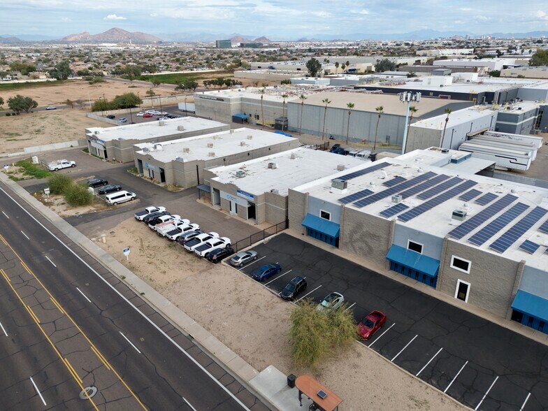 5621 S 24th St, Phoenix, AZ à vendre - Photo de l’immeuble – Image 2 sur 5