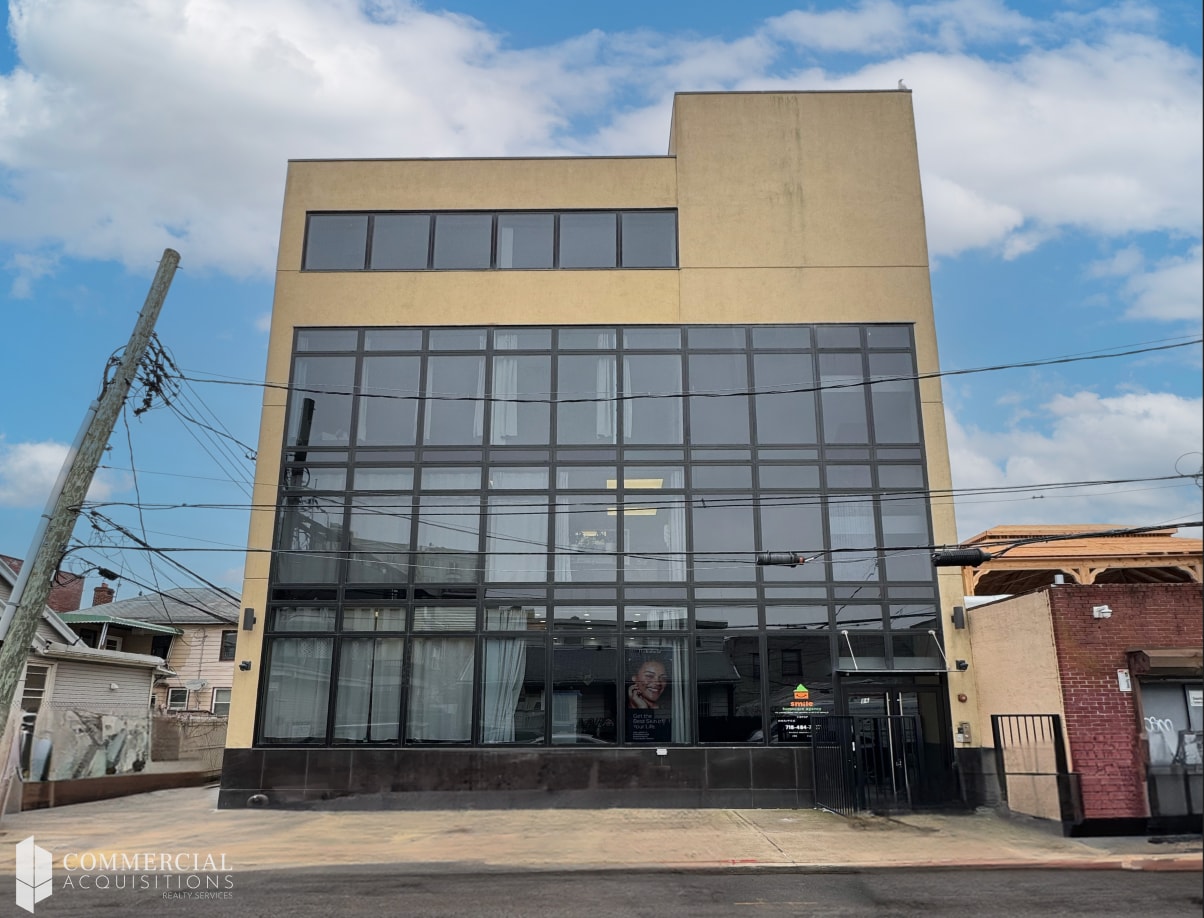86 Brighton 1st Pl, Brooklyn, NY à louer Photo principale– Image 1 sur 3