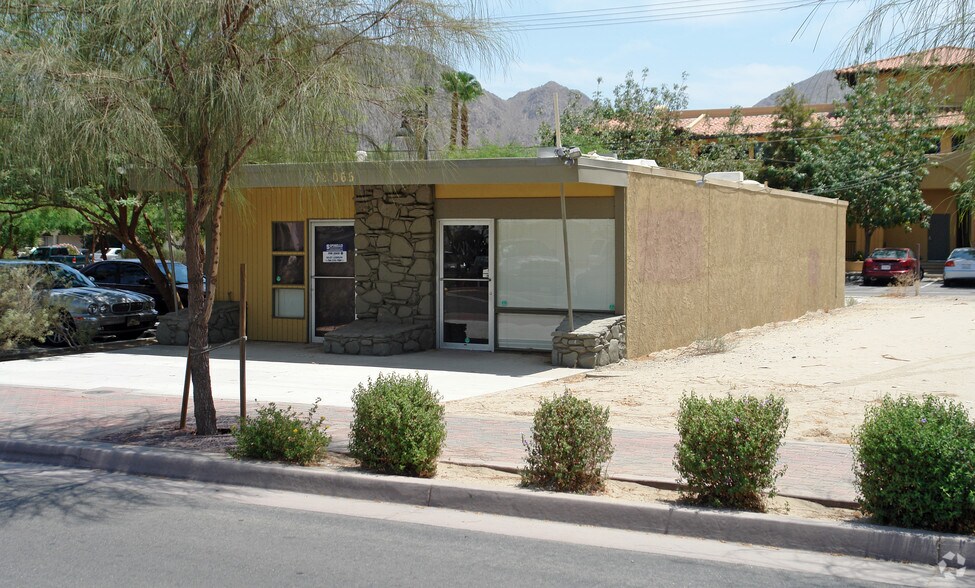 Restaurant & 13 lots portefeuille de 6 biens à vendre sur LoopNet.fr - Photo principale – Image 1 sur 8