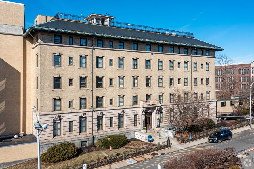 160 High St, Springfield, MA à vendre - Photo principale – Image 1 sur 1