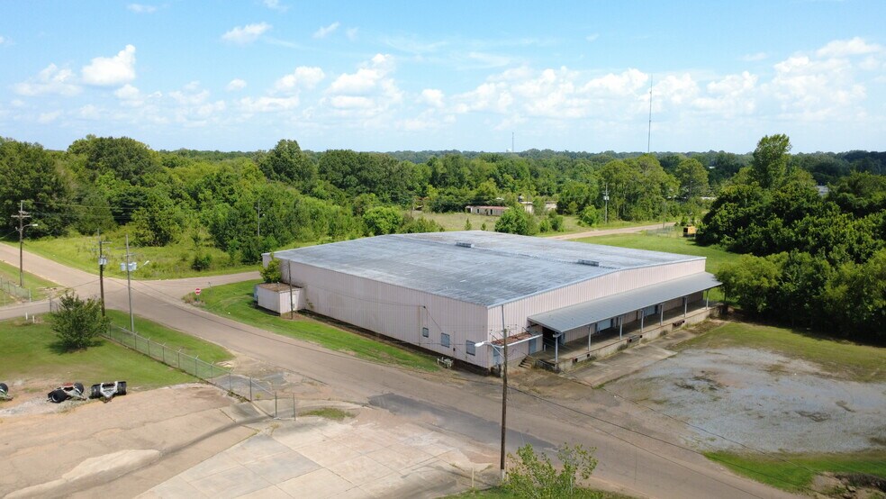 556 Matthews Dr, Canton, MS à louer - Photo de l’immeuble – Image 3 sur 8