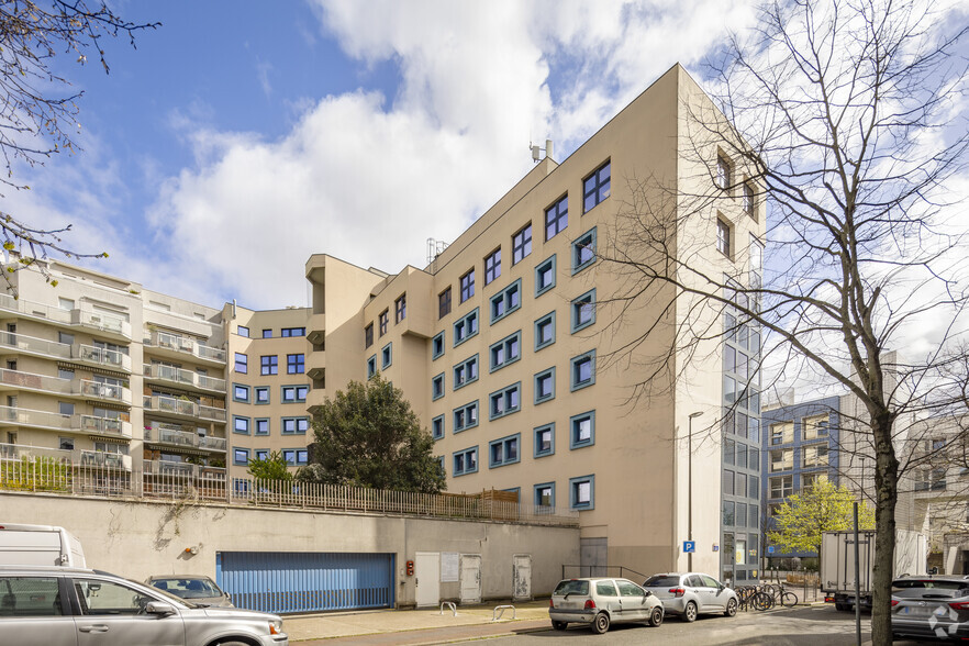 Bureau dans 13 Rue Salomon De Rothschild, 92150 Suresnes, Suresnes à vendre - Photo de l’immeuble – Image 2 sur 3