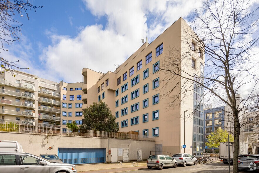 Bureau dans Suresnes à vendre - Photo de l’immeuble – Image 2 sur 13