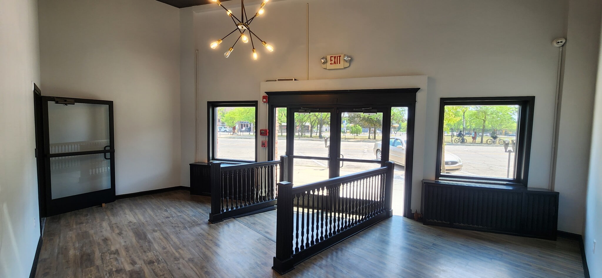81 N Main, Mount Clemens, MI à louer Photo intérieure– Image 1 sur 15