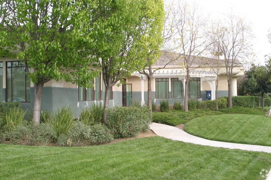 1210 Central Blvd, Brentwood, CA à louer - Photo de l’immeuble – Image 3 sur 19