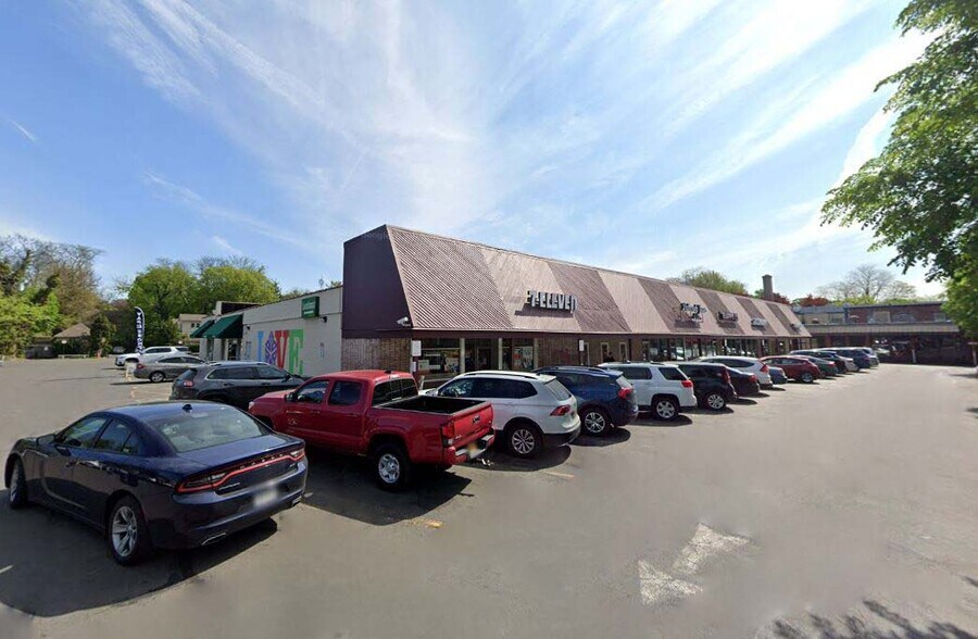 626 Park Ave, Rochester, NY à louer - Photo de l’immeuble – Image 3 sur 9