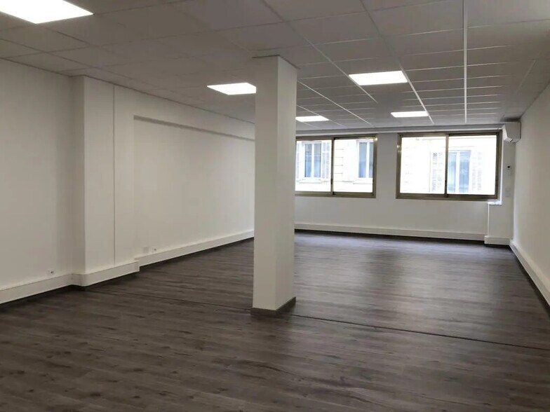 Bureau dans Cannes à louer - Photo de l’immeuble – Image 2 sur 10