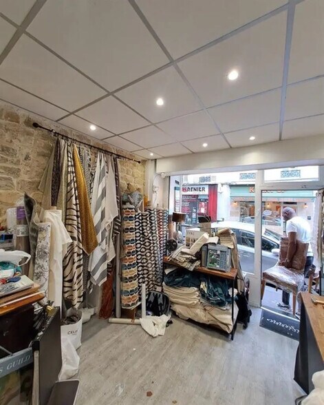 Local commercial dans Paris à louer - Photo de l’immeuble – Image 1 sur 1