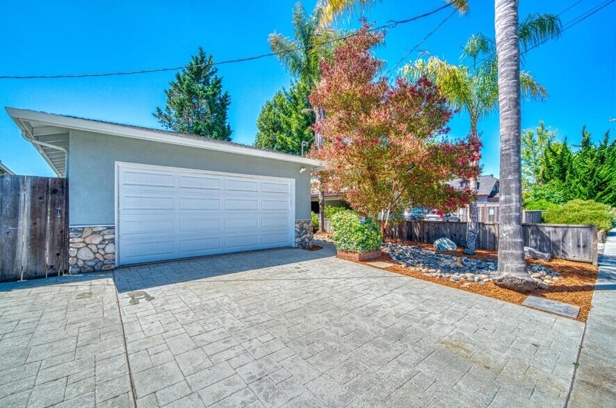 1422 Broadway, Santa Cruz, CA à vendre - Photo de l’immeuble – Image 2 sur 19