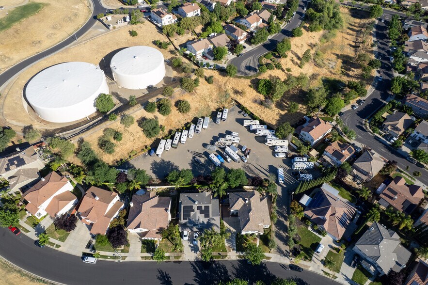 701 Presidio dr, Brentwood, CA à vendre - Photo de l’immeuble – Image 3 sur 13