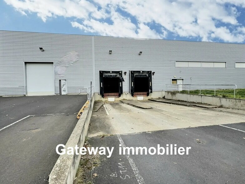 Industriel/Logistique dans Clermont-Ferrand à louer - Photo de l’immeuble – Image 2 sur 17