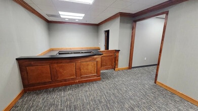 8315 Cantrell Rd, Little Rock, AR à louer Photo intérieure– Image 2 sur 4