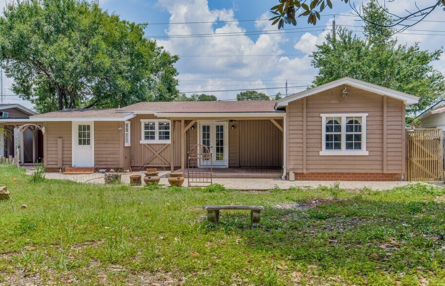 815 Beverly Pky, Pensacola, FL à louer - Photo de l’immeuble – Image 2 sur 6