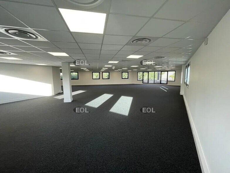 Local d’activités dans La Courneuve à louer - Photo intérieure – Image 3 sur 6