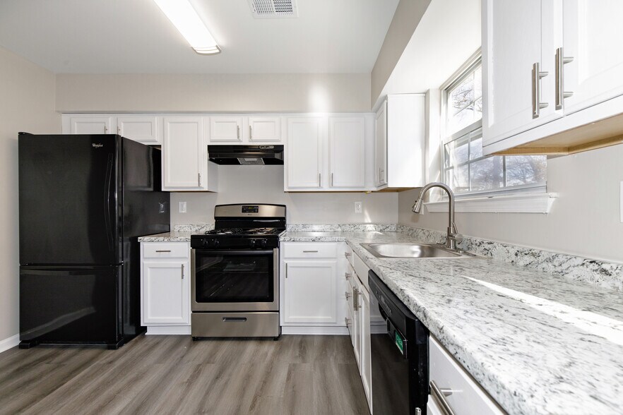 133 Aberdeen Rd, Matawan, NJ à vendre - Photo de l’immeuble – Image 2 sur 19
