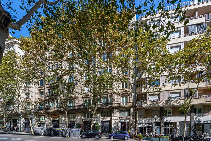 Carrer de Balmes, 452-454, Barcelone, Barcelona à louer - Photo de l’immeuble – Image 2 sur 4