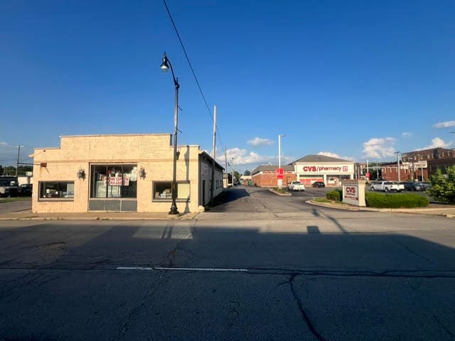 212 N Washington St, Crawfordsville, IN à vendre - Photo de l’immeuble – Image 3 sur 10