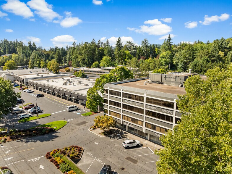 6443 SW Beaverton Hillsdale Hwy, Portland, OR à louer - Photo de l’immeuble – Image 2 sur 5