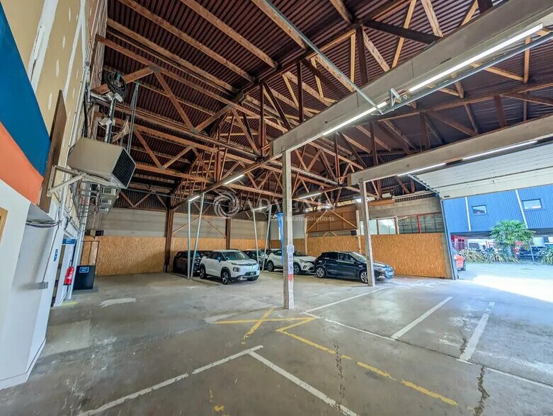 Local d’activités dans Vezin-le-Coquet à louer - Photo intérieure – Image 2 sur 8