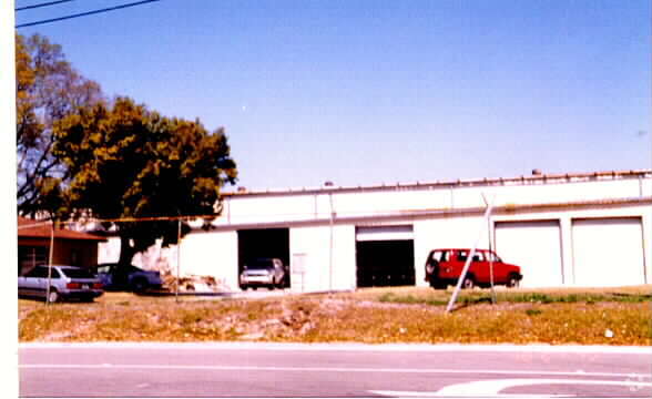 7211 Anderson Rd, Tampa, FL à louer - Photo de l’immeuble – Image 3 sur 12