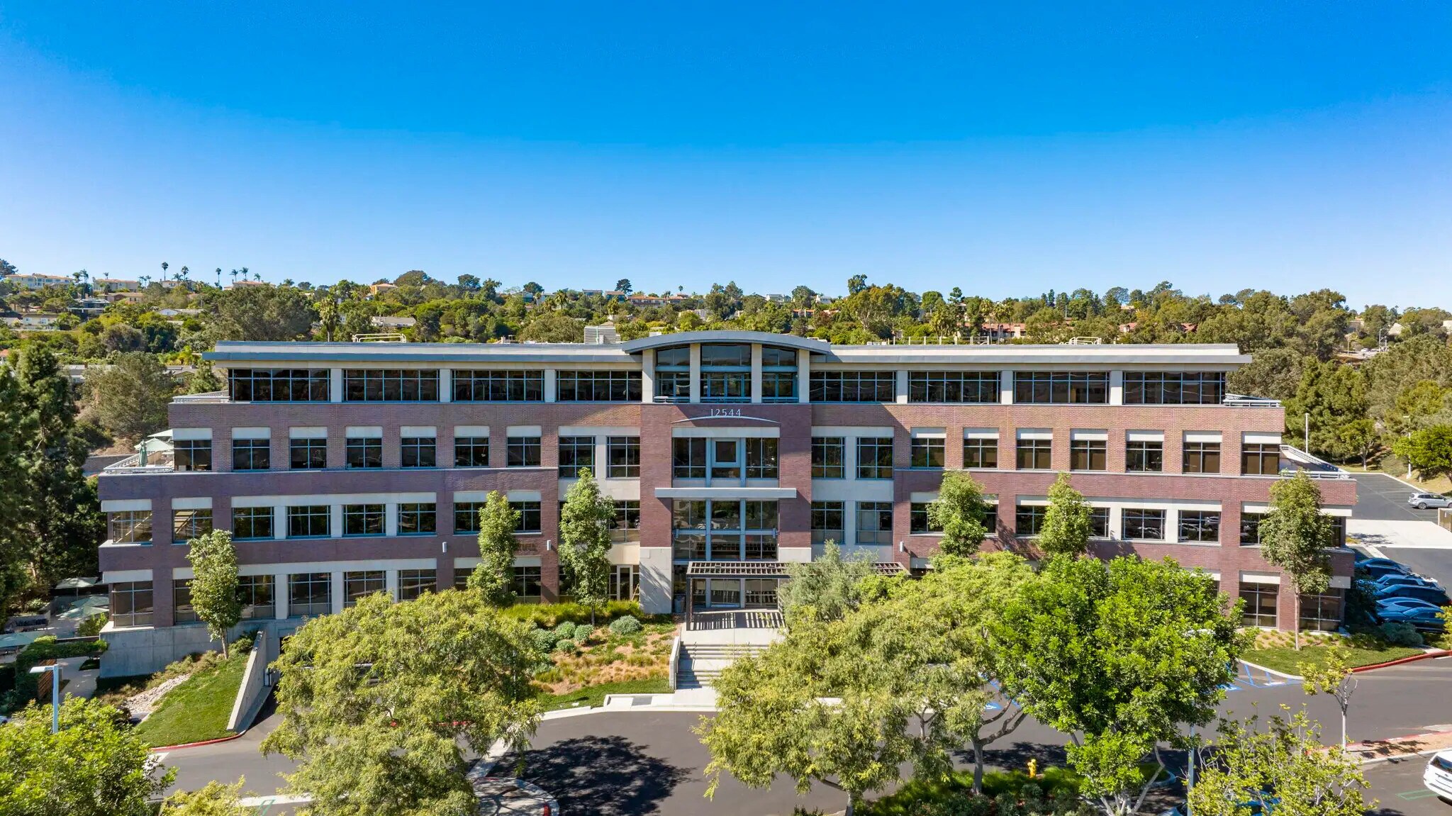 12544 High Bluff Dr, San Diego, CA à louer Photo de l’immeuble– Image 1 sur 7