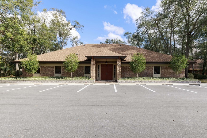 483 Montgomery Rd, Altamonte Springs, FL à vendre - Photo de l’immeuble – Image 2 sur 34