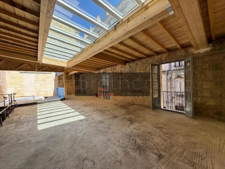 Bureau dans Bordeaux à vendre - Photo de l’immeuble – Image 1 sur 8