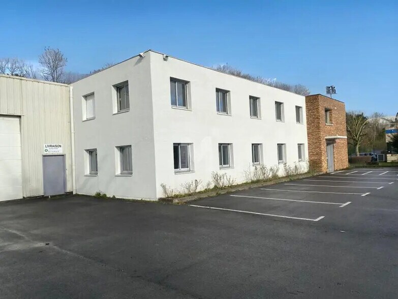 Local d’activités dans Bondoufle à louer - Photo de l’immeuble – Image 2 sur 8
