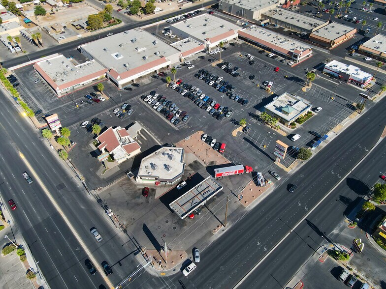 601-725 N Nellis Blvd, Las Vegas, NV à louer - Photo de l’immeuble – Image 3 sur 7