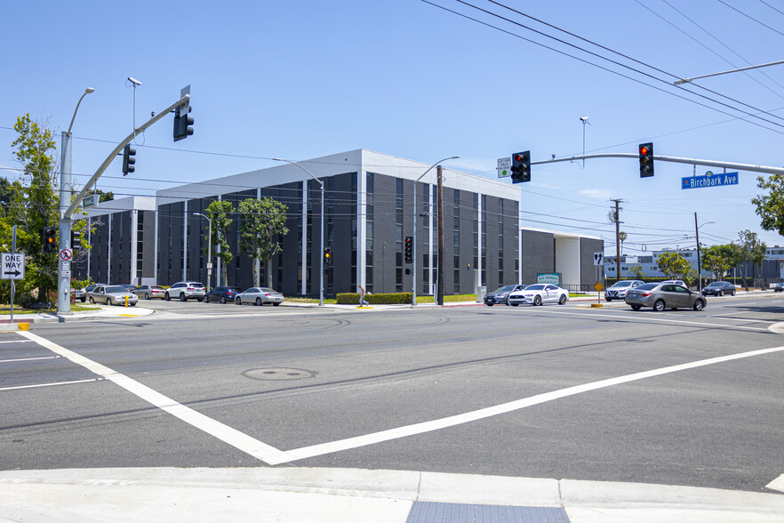 8337 Telegraph Rd, Pico Rivera, CA à louer - Photo de l’immeuble – Image 1 sur 7