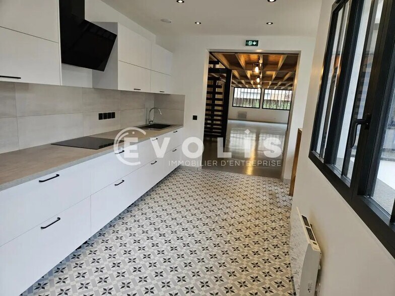 Bureau dans Arcueil à louer - Photo de l’immeuble – Image 3 sur 24