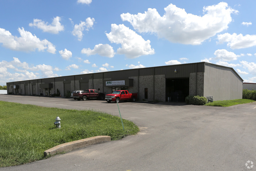 1000-1008 N Commercial Blvd, Arlington, TX à louer - Photo de l’immeuble – Image 3 sur 6