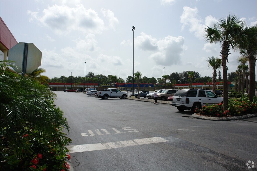 2065-2127 Tamiami Trl S, Venice, FL à louer - Photo de l’immeuble – Image 2 sur 11