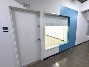 210 E Olympic Blvd, Los Angeles, CA à louer Photo intérieure– Image 1 sur 6