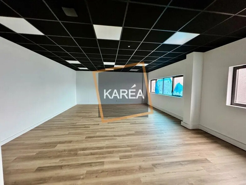 Local d'activités dans Courtry à vendre - Photo de l’immeuble – Image 3 sur 5