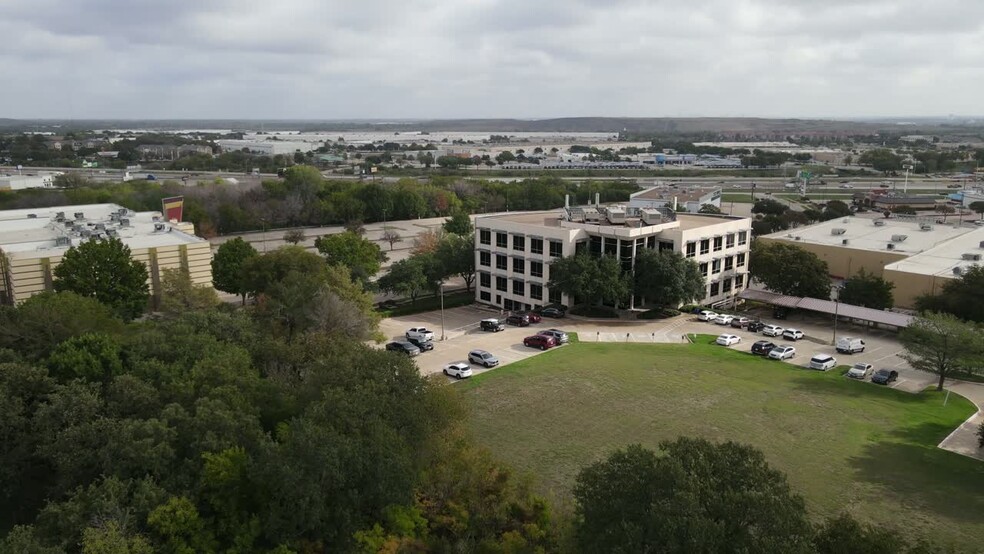 417 Oakbend Dr, Lewisville, TX à louer - Vidéo sur l’annonce professionnelle – Image 2 sur 14