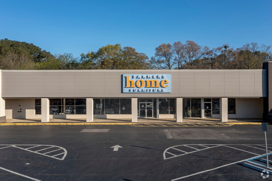 7480 Parkway Dr SW, Leeds, AL à louer - Photo de l’immeuble – Image 3 sur 10