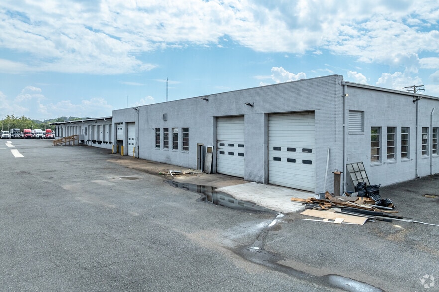 2720 Annapolis Rd, Baltimore, MD à louer - Photo de l’immeuble – Image 3 sur 4