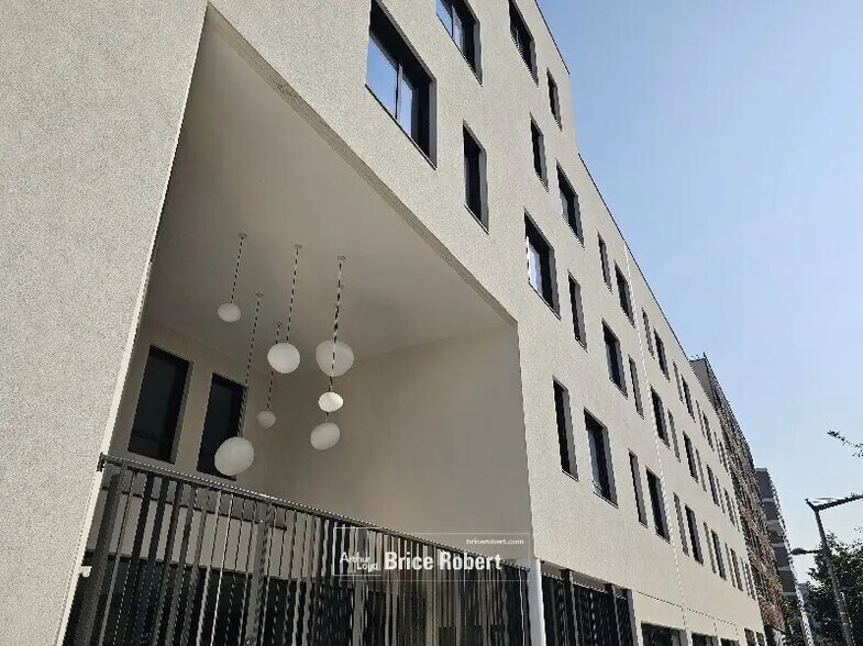 Local commercial dans Lyon à louer - Photo de l’immeuble – Image 2 sur 23