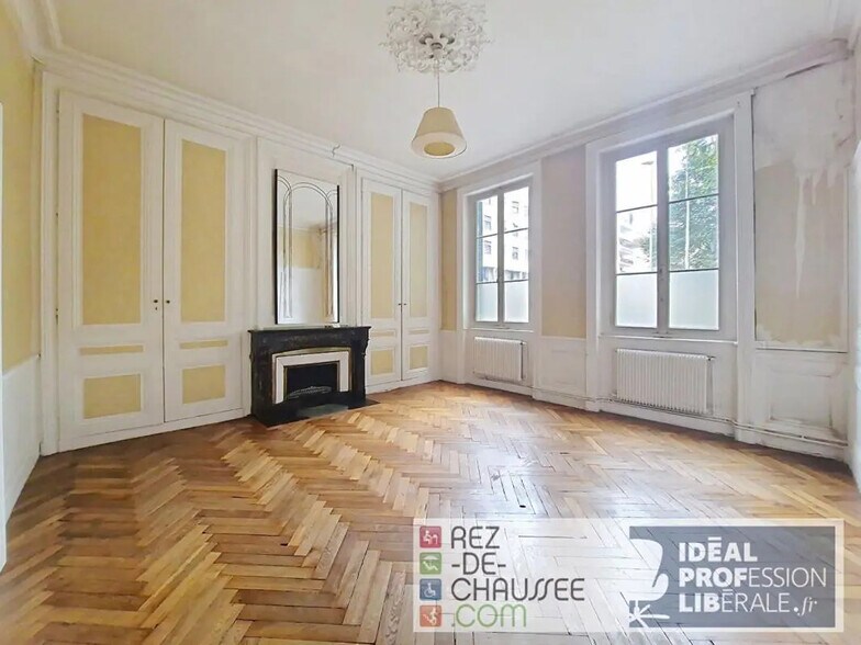 Bureau dans Lyon à vendre - Photo de l’immeuble – Image 1 sur 6