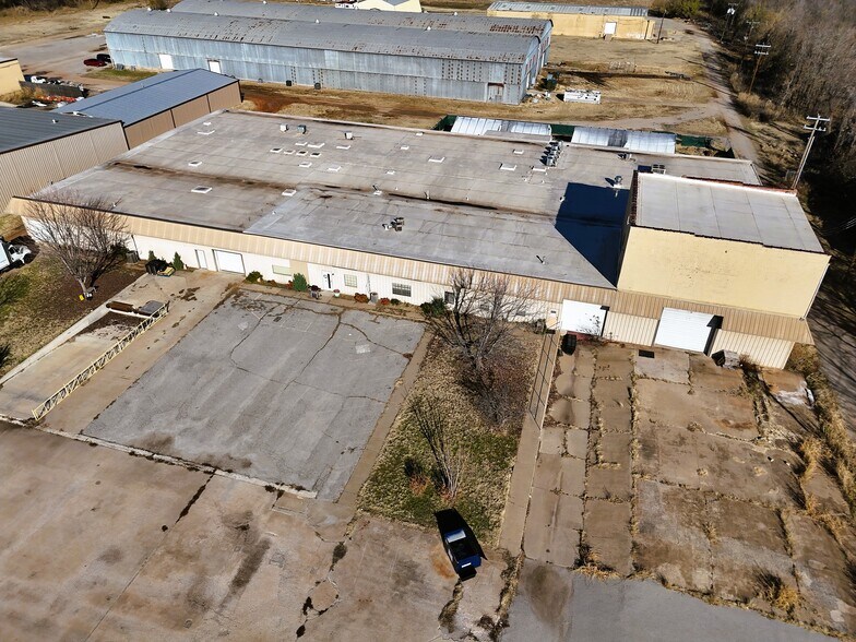 326 W College Ave, Guthrie, OK à louer - Photo de l’immeuble – Image 3 sur 3