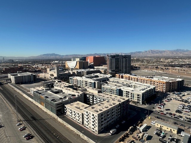 277 Promenade Pl, Las Vegas, NV à louer - Photo de l’immeuble – Image 1 sur 3