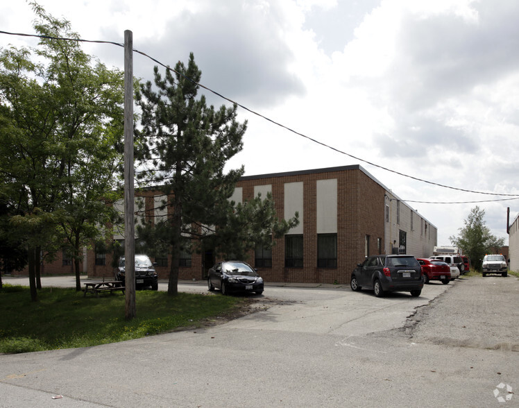 560 Piercey Rd, Caledon, ON à louer - Photo de l’immeuble – Image 2 sur 2