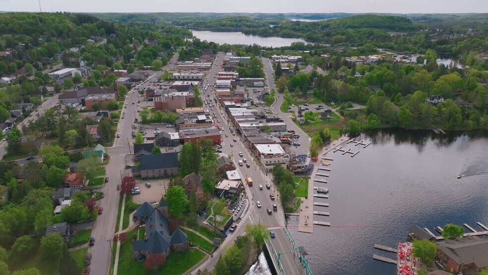 68 Main St E, Huntsville, ON à vendre - Vidéo sur l’annonce professionnelle – Image 1 sur 23