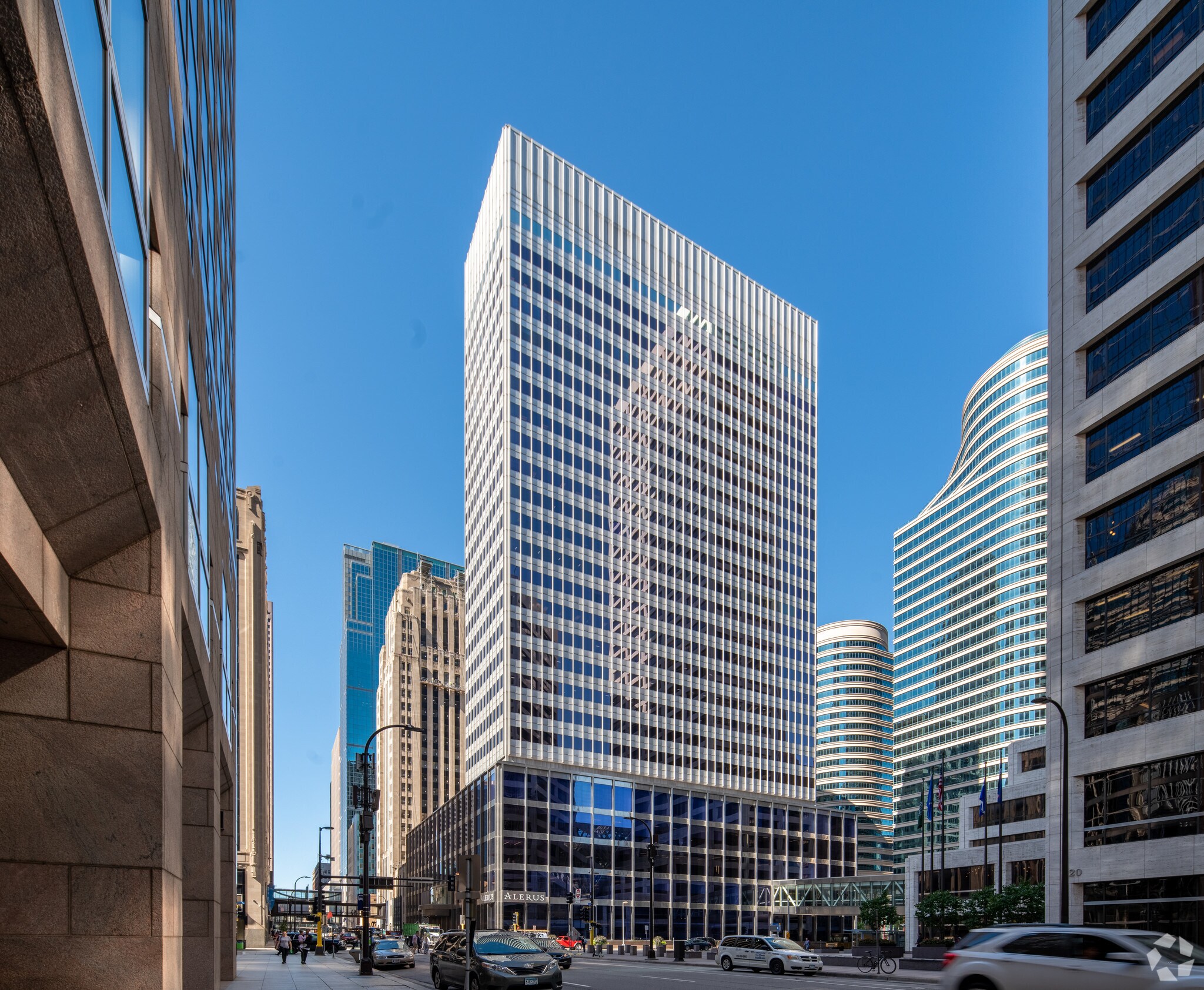 120 S 6th St, Minneapolis, MN à louer Photo de l’immeuble– Image 1 sur 15