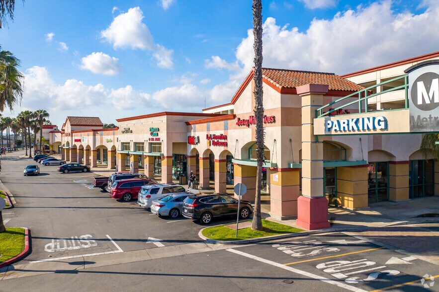 141 E Willow St, Long Beach, CA à vendre - Photo principale – Image 1 sur 25