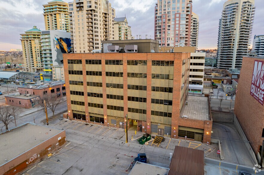 1035 7th Ave SW, Calgary, AB à louer - Aérien – Image 2 sur 5