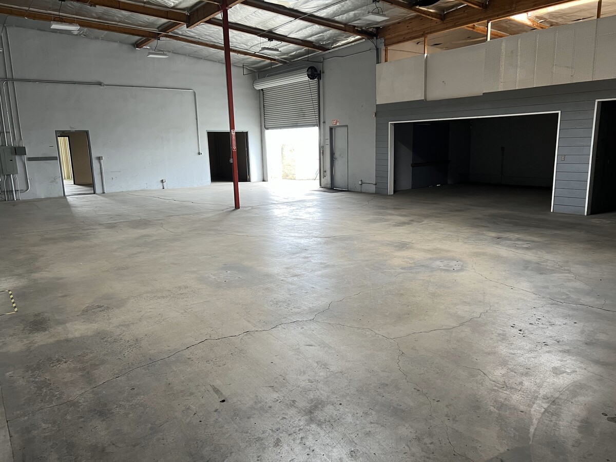 570 Central Ave, Lake Elsinore, CA 92530 - Lot F -  - Photo intérieure - Image 1 of 7