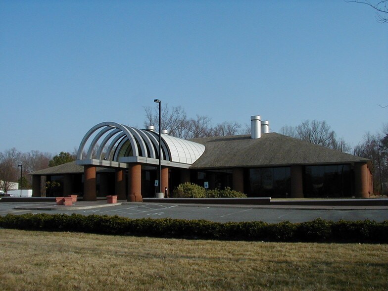 200 Enterprise Dr, Newport News, VA à vendre - Photo de l’immeuble – Image 2 sur 3
